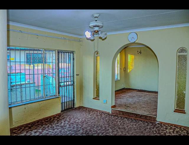 5 BEDROOM HOUSE FOR SALE IN BIRCH ACRES